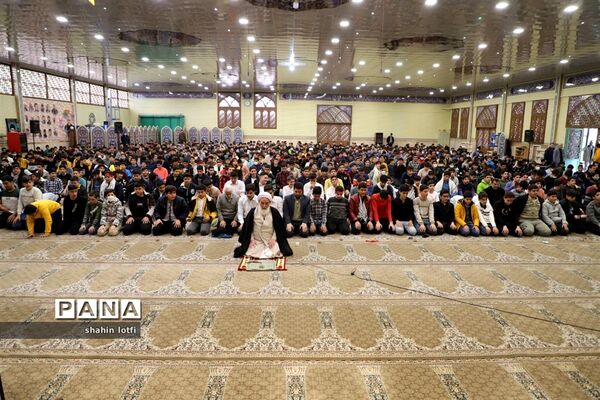 برگزاری جشن تکلیف دانش‌آموزان پسر در مسجد النبی کرمانشاه