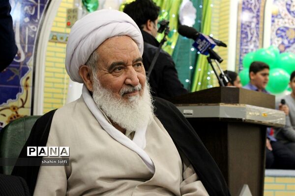 برگزاری جشن تکلیف دانش‌آموزان پسر در مسجد النبی کرمانشاه