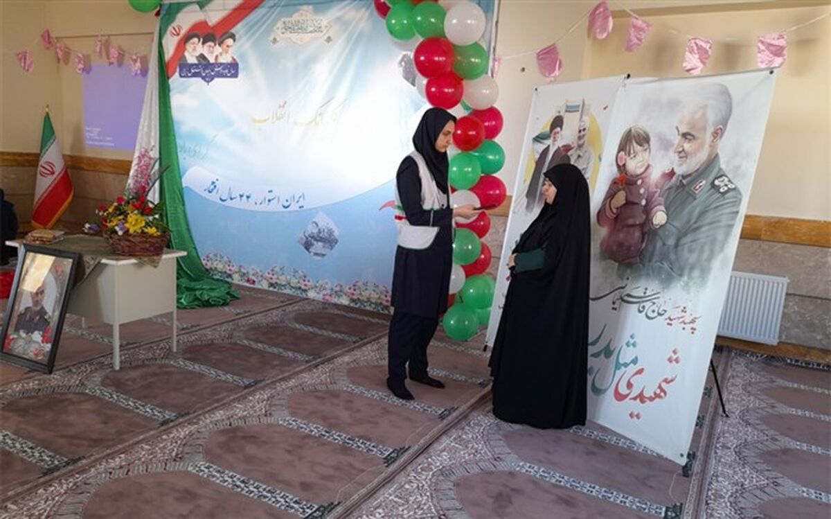 اهداف انقلاب را باید در طیف جوان جامعه زنده نگه داشت
