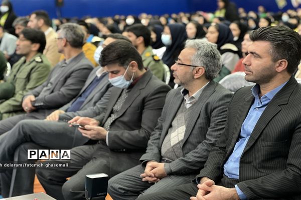 نواختن زنگ گلبانگ انقلاب اسلامی در گلستان