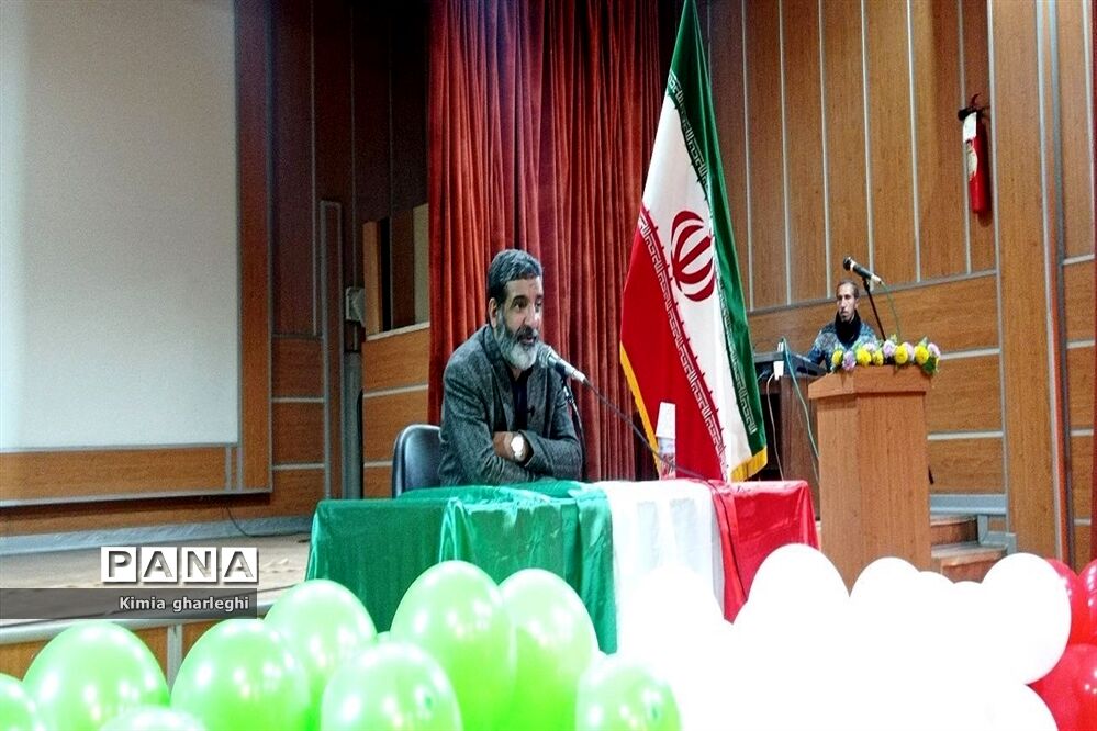 همایش بصیرت افزایی سیاسی و تبیین چرایی عفاف و حجاب در قرچک