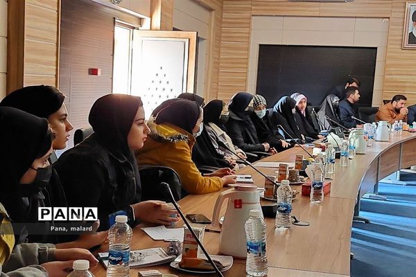 نشست پرسش و پاسخ شورای دانش‌آموزی با مسئولان صفادشت