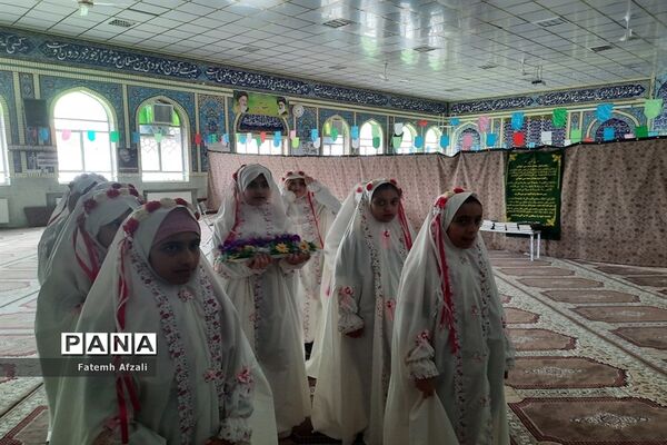 جشن عبادت ۳۶۰ دانش‌آموز پایه سوم در حسینیه بیت‌العباس