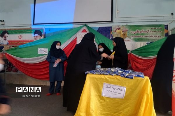 برگزاری اجلاسیه نماز دبیرستان دخترانه شاهد فیض ناحیه 3 شیراز