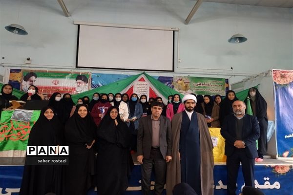 برگزاری اجلاسیه نماز دبیرستان دخترانه شاهد فیض ناحیه 3 شیراز