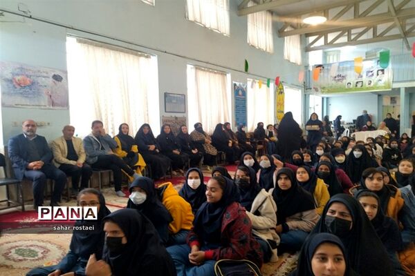 برگزاری اجلاسیه نماز دبیرستان دخترانه شاهد فیض ناحیه 3 شیراز