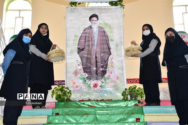 جشن چهل و چهارمین سالگرد پیروزی انقلاب اسلامی در دبیرستان نورا ناحیه ۲ اهواز