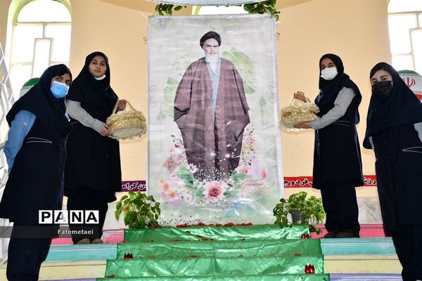 جشن چهل و چهارمین سالگرد پیروزی انقلاب اسلامی در دبیرستان نورا ناحیه ۲ اهواز