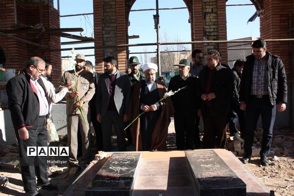 گلباران مزار شهدای گمنام در بخش جوادآباد