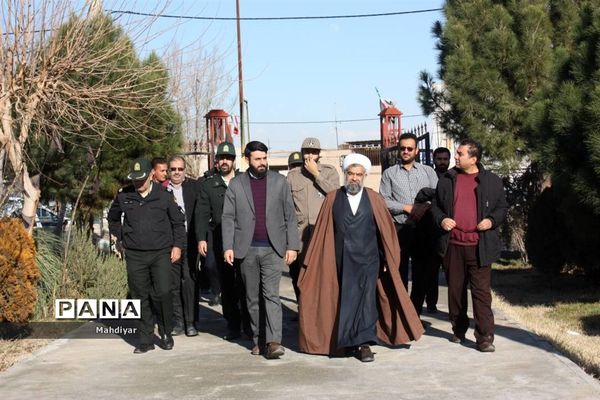 گلباران مزار شهدای گمنام در بخش جوادآباد