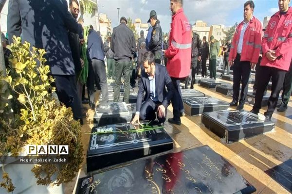 آیین گلباران و عطرافشانی مزار شهدای آستان امامزاده عقیل(ع) اسلامشهر