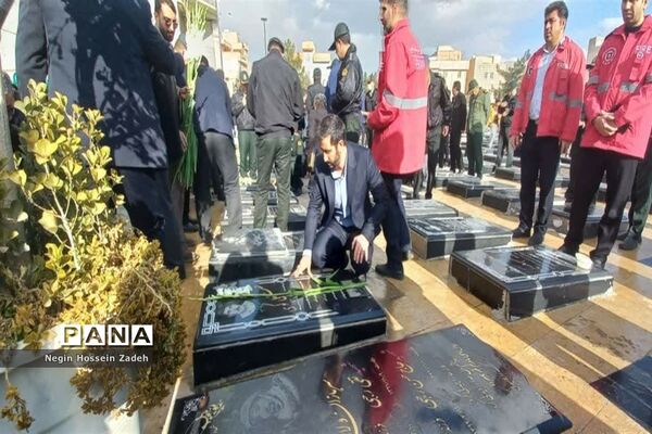 آیین گلباران و عطرافشانی مزار شهدای آستان امامزاده عقیل(ع) اسلامشهر
