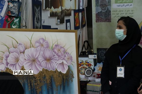 نمایشگاه دستاوردهای هنرآموزان هنرستان‌های ناحیه ۲ زنجان