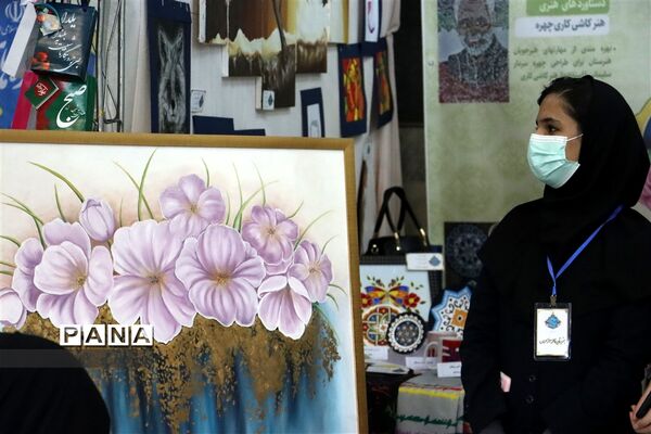 نمایشگاه دستاوردهای هنرآموزان هنرستان‌های ناحیه ۲ زنجان