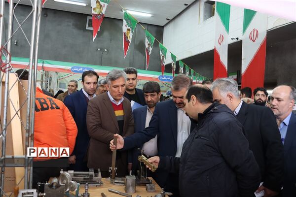 نمایشگاه دستاوردهای هنرآموزان هنرستان‌های ناحیه ۲ زنجان