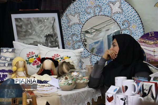 نمایشگاه دستاوردهای هنرآموزان هنرستان‌های ناحیه ۲ زنجان