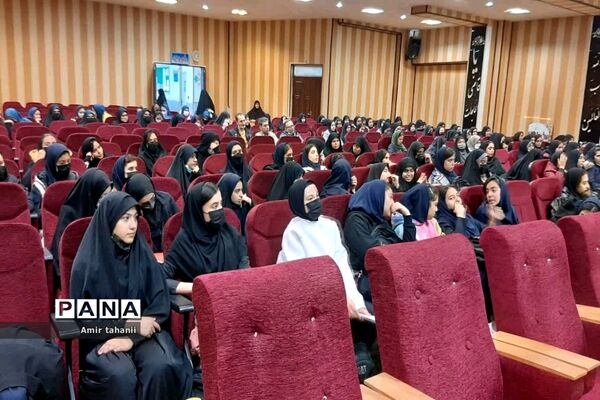 یادواره دانش‌آموزی ۱۸ شهید گمنام منطقه حضرت زهرا (س) منطقه ۱۸