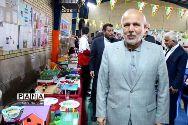 اجرای مراسم دهه فجر انقلاب اسلامی در مدارس بوشهر