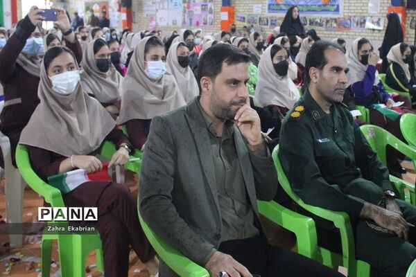 اجرای مراسم دهه فجر انقلاب اسلامی در مدارس بوشهر