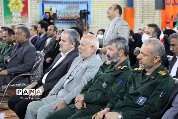 اجرای مراسم دهه فجر انقلاب اسلامی در مدارس بوشهر