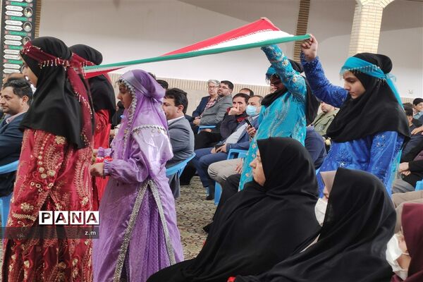 گرامیداشت دهه فجر در مدارس شهرستان مروست