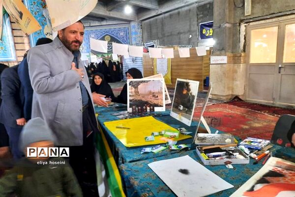 حضور فعال دانش‌آموزان در ایام مبارک دهه فجر در نمازجمعه مصلی بزرگ شهرستان قدس