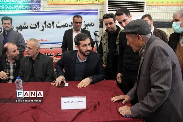 نماز جمعه اسلامشهر همراه با برپایی میزخدمت