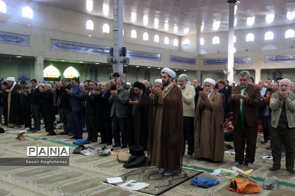 نماز جمعه اسلامشهر همراه با برپایی میزخدمت