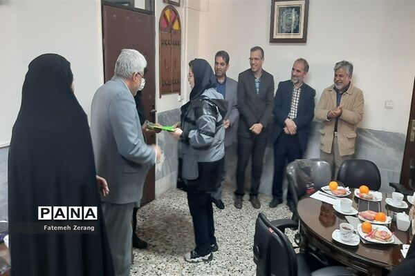 آیین تجلیل از هنرجویان همکار در جشنواره الگو های برتر تدریس