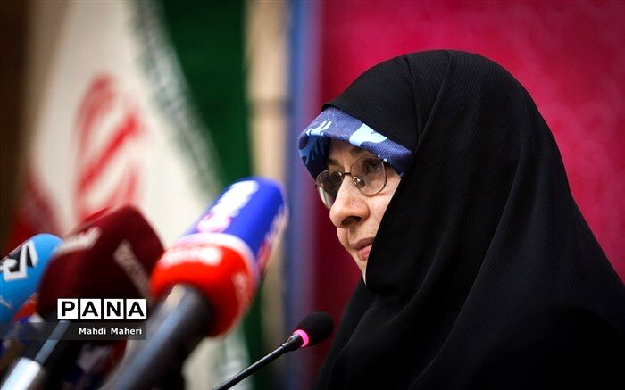 واکنش انسیه خزعلی به اخراج یک نماینده زن از کنگره آمریکا