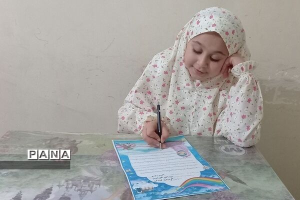 حضور دانش‌آموزان پایه سوم بهارستان ۲ در بیت رهبری