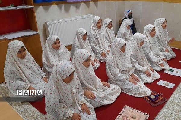 حضور دانش‌آموزان پایه سوم بهارستان ۲ در بیت رهبری