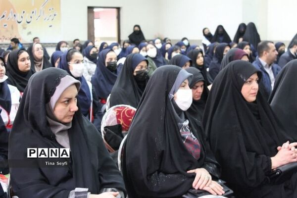 زنگ انقلاب در مدارس شهرستان سمنان نواخته شد