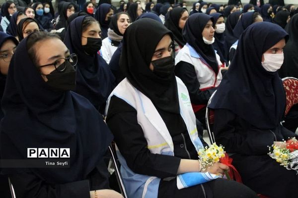 زنگ انقلاب در مدارس شهرستان سمنان نواخته شد