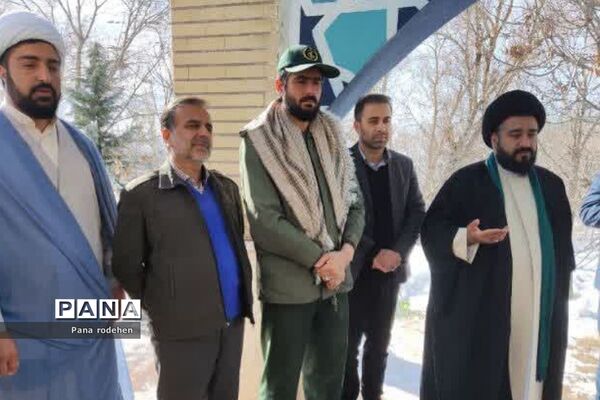 غباروبی و عطرافشانی شهدای آبعلی و دو شهید گمنام و شهدای سادات محله در رودهن