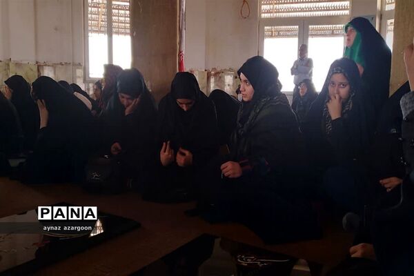 دانش‌آموزان قائمشهری در یادمان هفت تپه