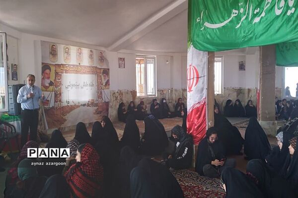 دانش‌آموزان قائمشهری در یادمان هفت تپه