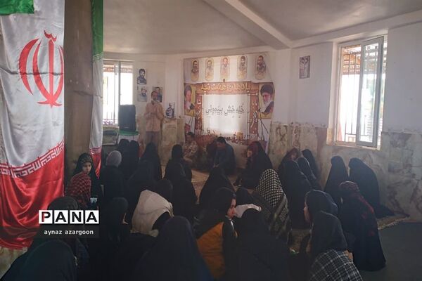 دانش‌آموزان قائمشهری در یادمان هفت تپه