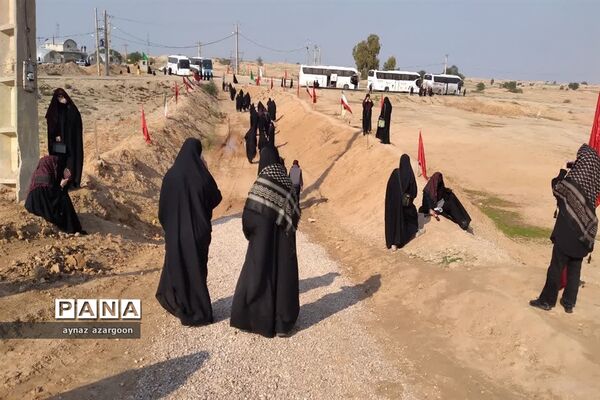 دانش‌آموزان قائمشهری در یادمان هفت تپه