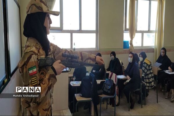 برگزاری دوره عملی نظام جمع در دبیرستان شاهد کوثر شهرستان رباط‌کریم