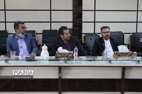 جلسه دبیرخانه استانی اولین دوره پویش کتابخوانی  هیس‌طوری در بوشهر