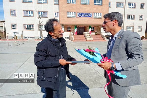 دیدار عیدانه با یکی از بهترین‌های مدرسه در رودهن