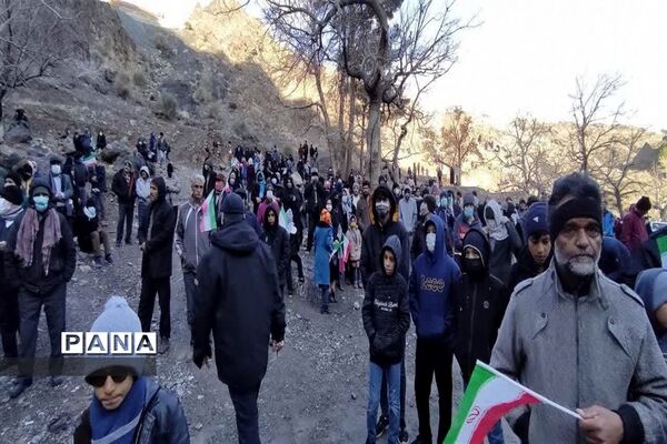 همایش پیاده‌‎روی خانوادگی آدینه به مناسبت 13 رجب و دهه فجر انقلاب اسلامی در بیرجند