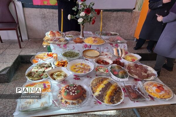برگزاری جشنواره غذا دبستان حاجیه نوری ملارد در دهه فجر