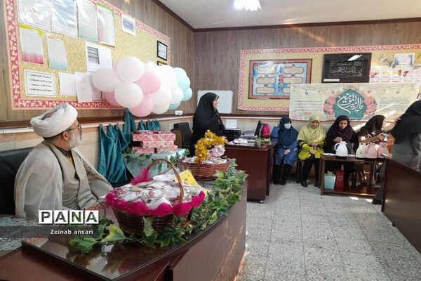 برگزاری جشنواره غذا دبستان حاجیه نوری ملارد در دهه فجر