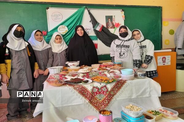 برگزاری جشنواره غذا دبستان حاجیه نوری ملارد در دهه فجر