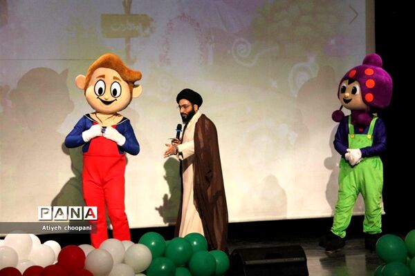 مراسم جشن عبادت دختران دانش‌آموز در فرهنگسرای خاوران