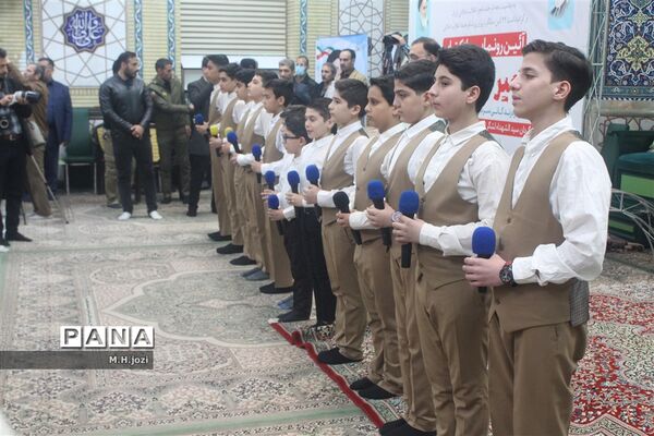 رونمایی از کتاب «امیر خط شکن» با حضور فرمانده‌کل ارتش در قم