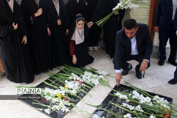 تجدید میثاق با شهدا در بوشهر