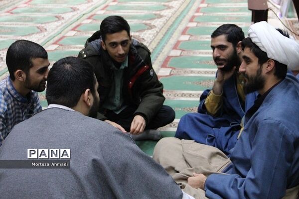 برگزاری مراسم اعتکاف دانش‌آموزان پسر مدارس شهرری